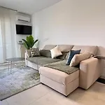 Mirella's Cute Place Апартаменты