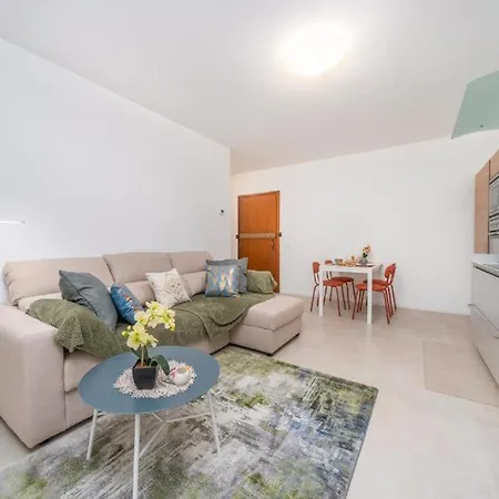 Mirella's Cute Place *